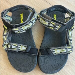 Teva kids sandals size 1